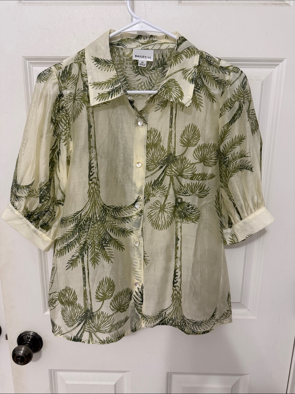 Bailey 44 Palm-Print Sheer Button Down short sleeve Blouse size medium cream